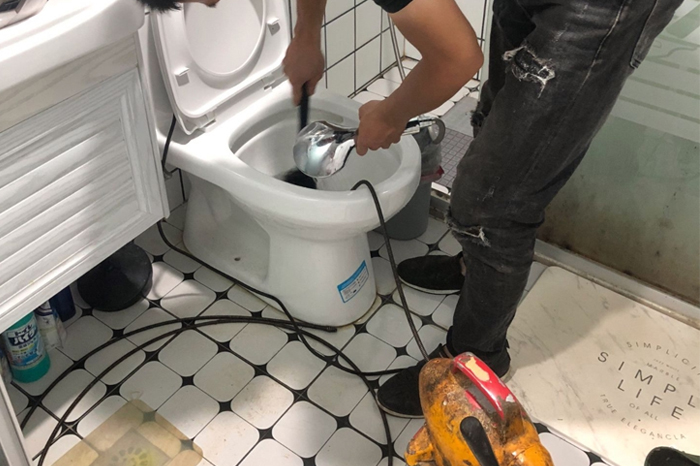 杨林街道马桶堵塞自己疏通还是找师傅?专业上门服务让你省时更省心